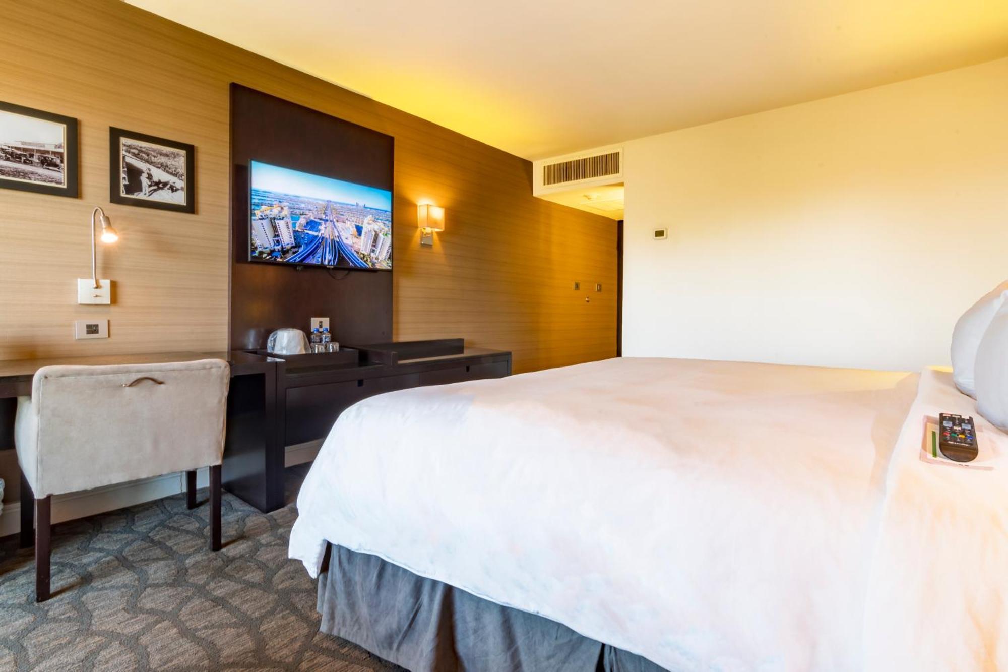 Hotel Lucerna Mexicali Bagian luar foto